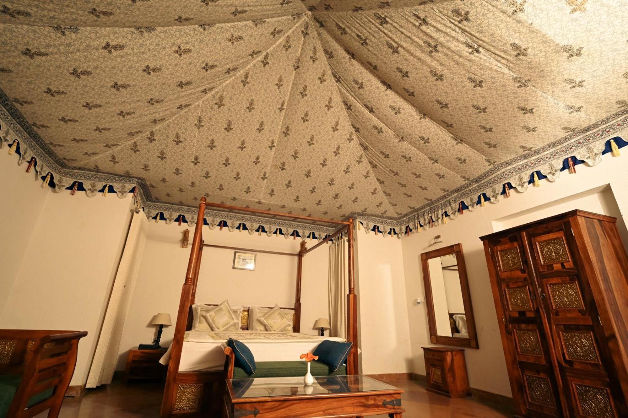 Clarks Safari Ranthambore Khilchīpur Extérieur photo